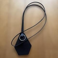 GU レザーキーネックレス 黒のサムネイル