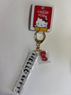 k*u様 he llo kitty ハローキティ 50周年展限定 アクリルキーホのサムネイル