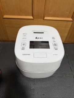 TOSHIBA RC-10VXR 東芝真空圧力IHジャー炊飯器 - メルカリ