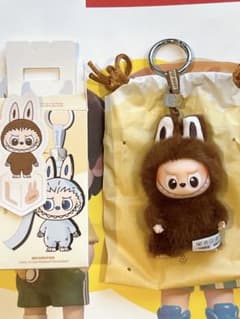 POP MART PIN FOR LOVE イニシャル【L】ラブブのサムネイル
