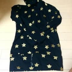 黒と金のパーカーのサムネイル