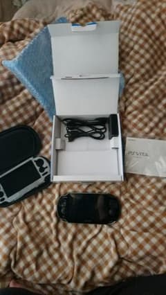 PSVita PCH-1100　ジャンクのサムネイル