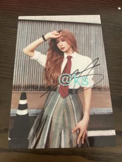 TWICE TZUYU Strategy US限定サイン入りフォトカードのサムネイル