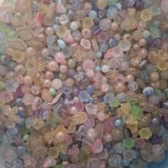 (8/12まで残1)色々ミックスビーズ1.5kg＋Tピンゴールド50本おまけつきのサムネイル