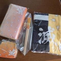 値下げ　　鬼滅の刃 我妻善逸 ５点セットのサムネイル
