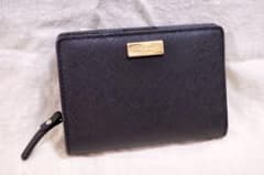 kate spade  ケイトスペードニューヨーク　二つ折り財布　ブラック　黒のサムネイル