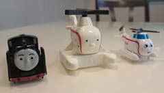 トーマスとその仲間たち ヒロとハロルド(大&小)の、おもちゃ3つセットのサムネイル
