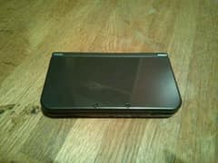 NEW3DS LL ブラック 充電器、DLゲーム付きのサムネイル