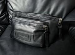 COACH ウエストポーチのサムネイル