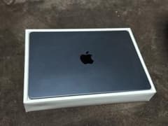 Apple MacBook Air ミッドナイト 2023モデル 本体のサムネイル