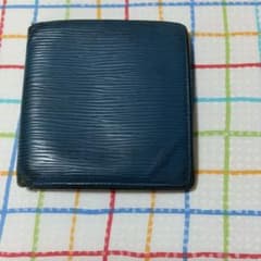 ルイヴィトン エピ 二つ折り財布のサムネイル