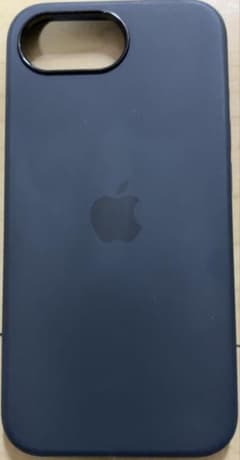iPhone16e ケース ブラック 黒 シリコン カバーのサムネイル