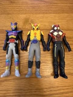 仮面ライダー ガヴ ソフビ 3体セットのサムネイル