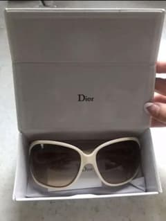 DIOR サングラス　ディオール　白　使用少のサムネイル