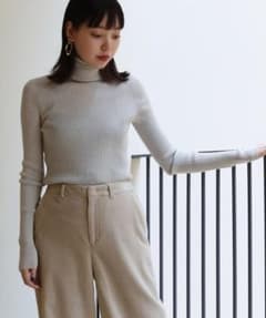 kotetsuさん専用新品　プルミエウールリブ タートルネックプルオーバーのサムネイル