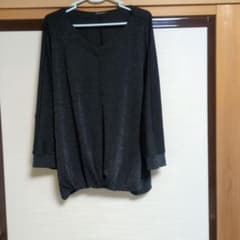 RagOut ラメ入りブラックVネックトップスのサムネイル