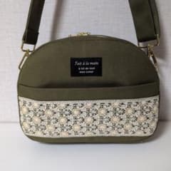 インド刺繍リボン　両面ポケット　平頭カマボコショルダーのサムネイル