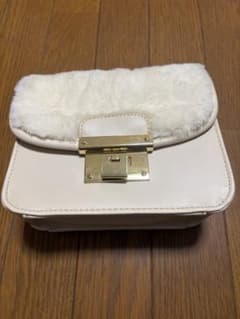 ホワイト ショルダーバッグのサムネイル