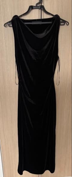 ZARA ブラックベルベットドレープドレスのサムネイル