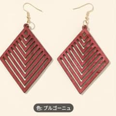ピアス 大ぶり オシャレ ダイヤ ひし形 揺れる レトロ ボヘミアンのサムネイル