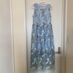 水色フラワー刺繍ノースリーブロングワンピースのサムネイル