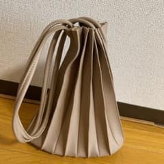 バッグ　カヌレ　ヌナ　Neunaのサムネイル
