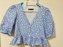 ZARA 水色　小花柄　ペプラムシャツ　XSのサムネイル