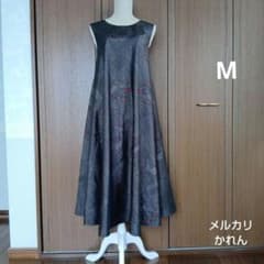 着物リメイク＊黒泥系本場大島紬　六角花柄＊ノースリーブテント型フレアワンピース 着物リメイク＊黒泥系本場大島紬 六角花柄＊ノースリーブテント型