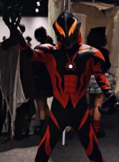 ウルトラマンベリアル 等身大コスプレ一式 発光ヘルメット付き 全身スーツのサムネイル