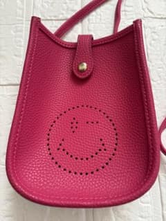 【美品】ピンク スマイリーフェイス ショルダーバッグのサムネイル