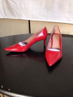 ZARA レッド　エナメルパンプスのサムネイル