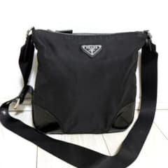 『美品』PRADA(プラダ)ショルダーバッグ　ナイロン ブラック