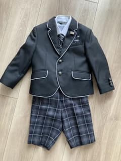 男の子　フォーマルスーツ　ミチコロンドンコシノのサムネイル
