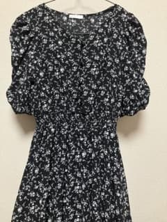 花柄ワンピースのサムネイル