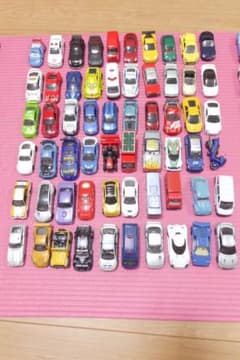 トミカ含むミニカー約60台セット①のサムネイル