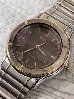 1980年代の製造。SEIKO CHRONOS QUARTZ 9021-6040 - メルカリ