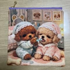 1000円均一期間限定 両面フラットポーチ トイプードルちゃん - メルカリ