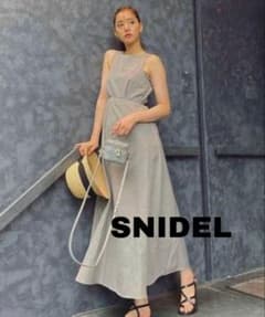 【SNIDEL】バックオープンフレアワンピースbrownのサムネイル