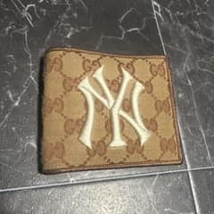 Gucci New York Yankees 二つ折り財布のサムネイル