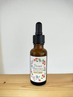 Three Berries essence 30ml 美容液 NRのサムネイル