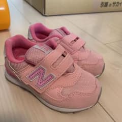 ニューバランス ベビースニーカーのサムネイル