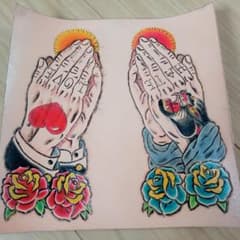 タトゥーデザイン プレイング・ハンド 合掌 カービング ロカビリー