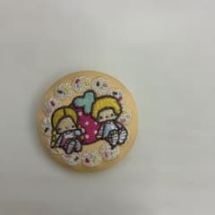 サンリオ パティ&ジミー刺繍缶バッジのサムネイル