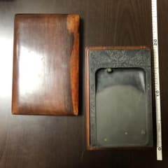 【中古/書道具】硯　風景と花の彫りのサムネイル