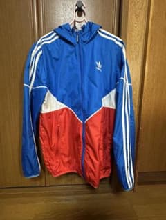 最終値下げ　adidas ナイロンジャケットのサムネイル