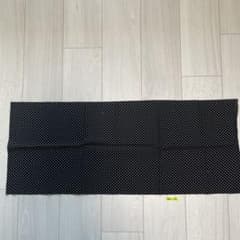 黒地に白のドット柄のサムネイル