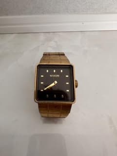 NIXON ゴールド スクエアフェイス 時計のサムネイル