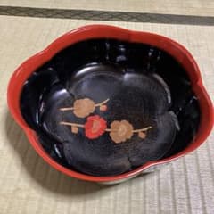 乾漆　本金蒔絵　梅菓子器
