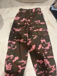 atmos pink カモフラージュ柄 カーゴパンツ Sサイズのサムネイル
