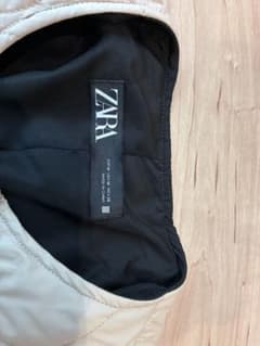 ZARA キルティングジャケット ベージュ レディースのサムネイル